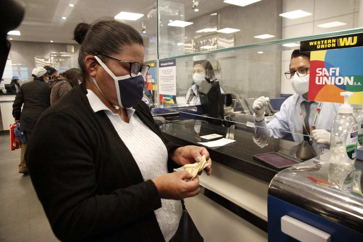 Créditos para mujeres aumentan a Bs 56.838 millones y la ASFI destaca avance en inclusión financiera