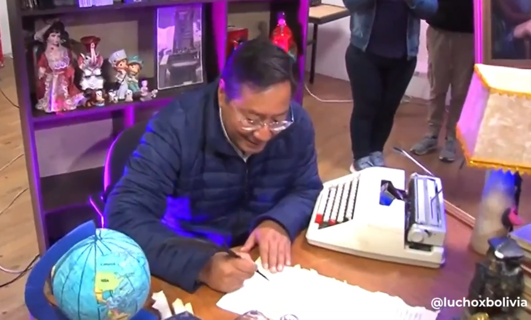 Arce aboga por una lectura accesible al pueblo en la apertura de la Primera Feria Internacional del Libro de El Alto