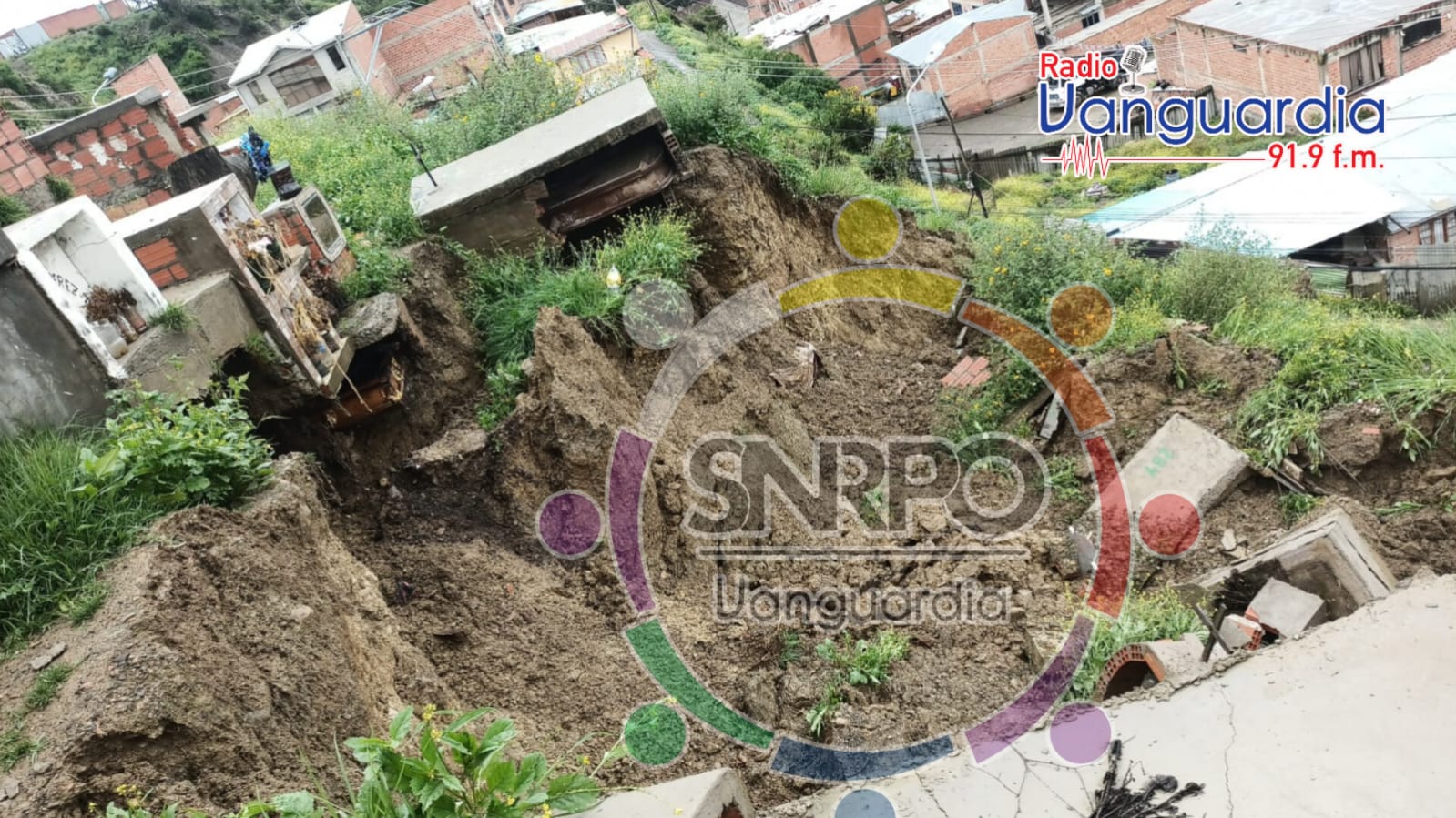 Lluvias provocan deslizamiento del cementerio de Ovejuyo, Palca se declara en emergencia