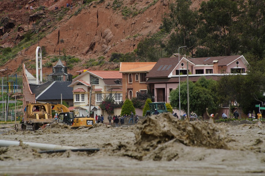 Obrero pierde la vida mientras realizaba labores de limpieza de una vivienda afectada por el desborde de ríos en La Paz