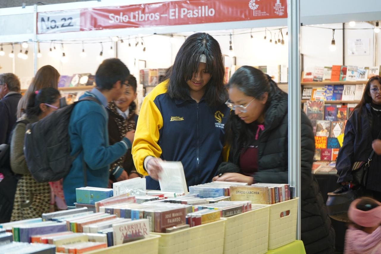 Feria del Libro de El Alto propone poesía, demostraciones de la arquería medieval y un concierto con charango 