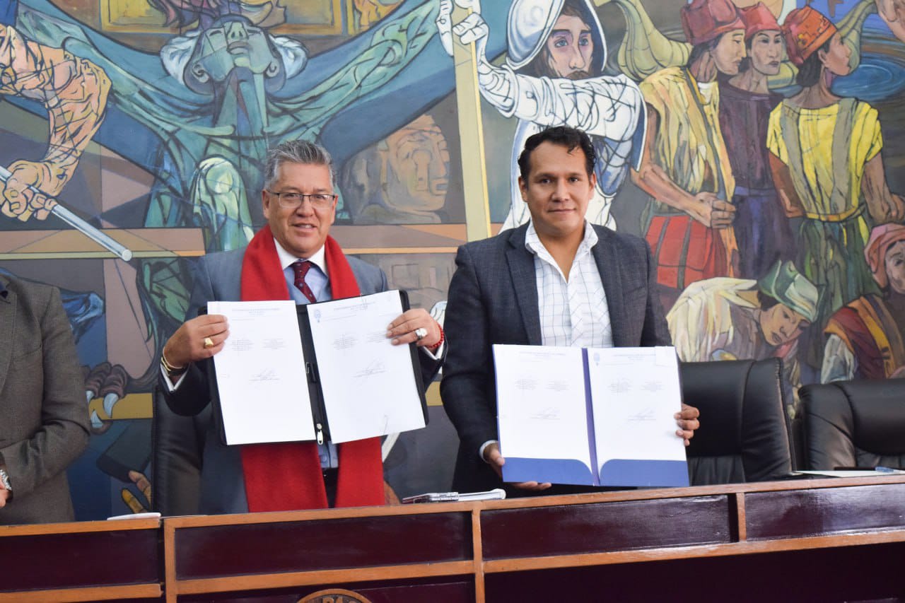 ATT y UMSA firman convenio para fortalecer capacidades profesionales 