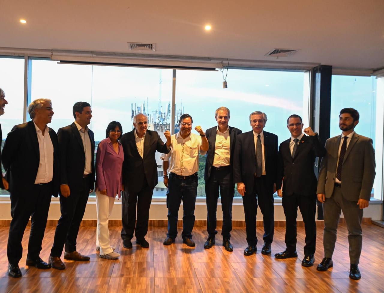 El presidente Luis Arce junto a líderes de América Latina y España. RRSS