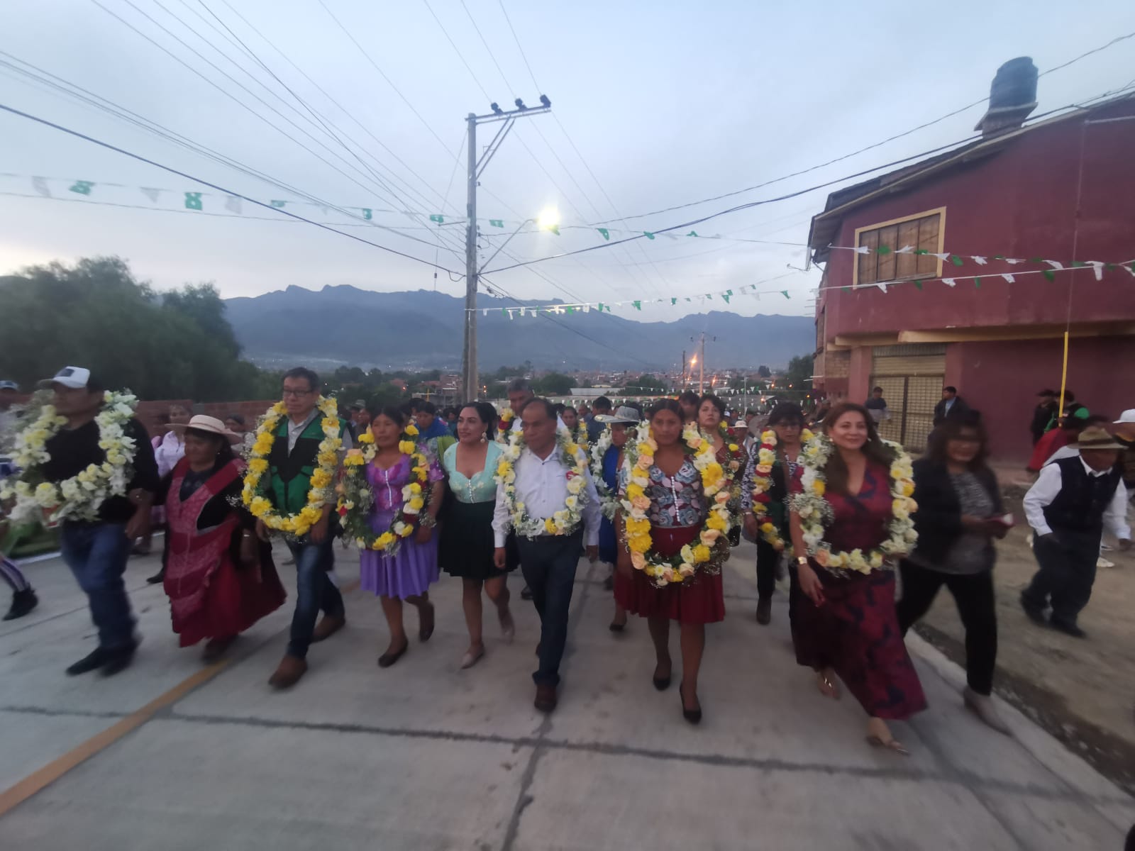 En Vinto entregan proyectos de pavimento rígido por Bs 7,7 millones