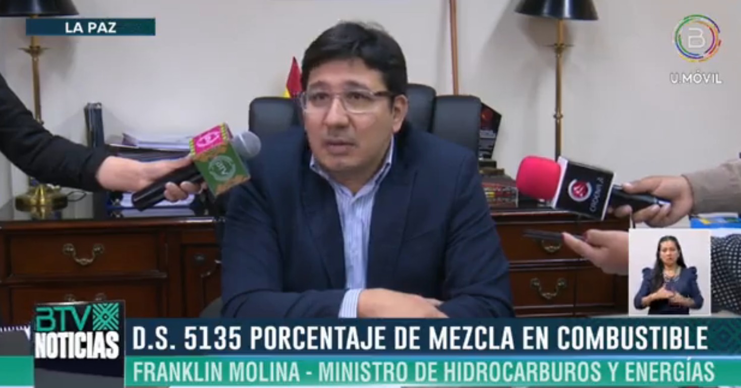 Ministro Molina: En Bolivia se vende gasolina con hasta 12% de mezcla, lo demás es “información malintencionada”
