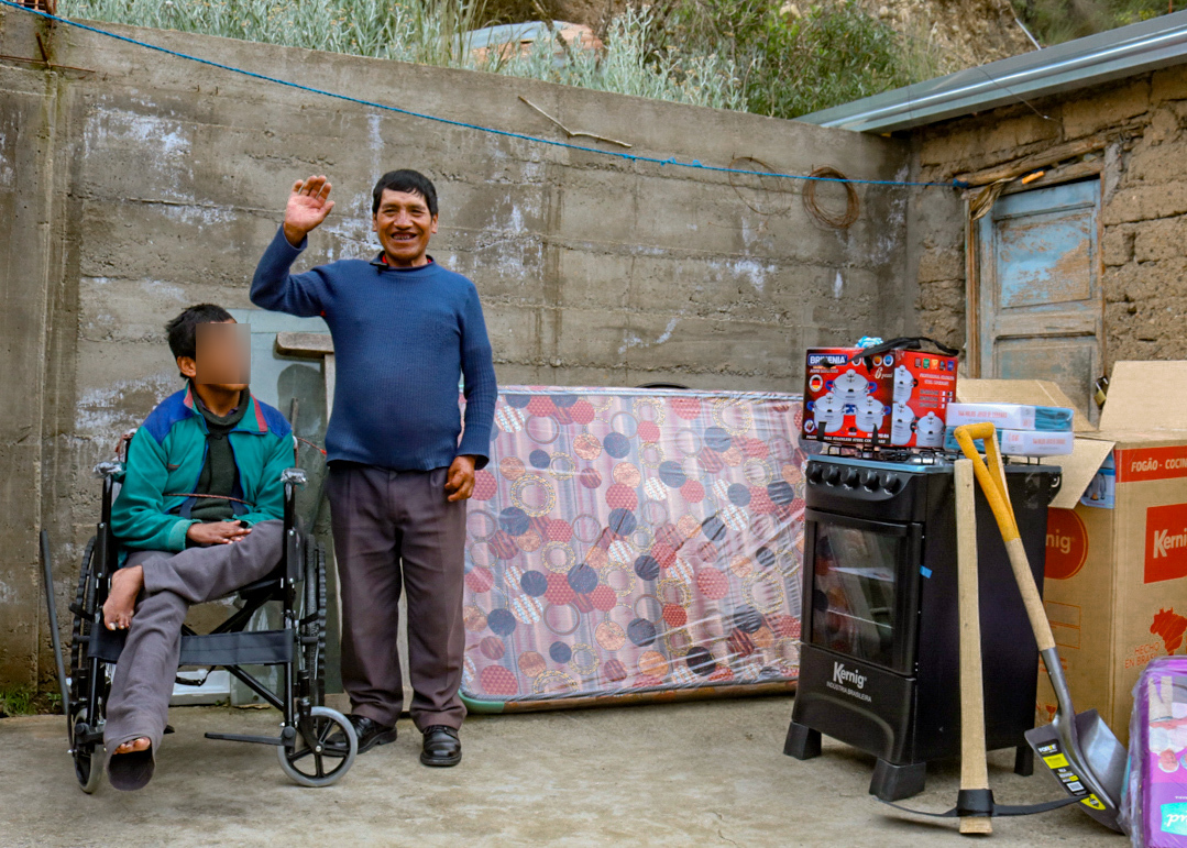 Entel se solidariza con Isidro Mamani, padre dedicado a su hijo con discapacidad múltiple 