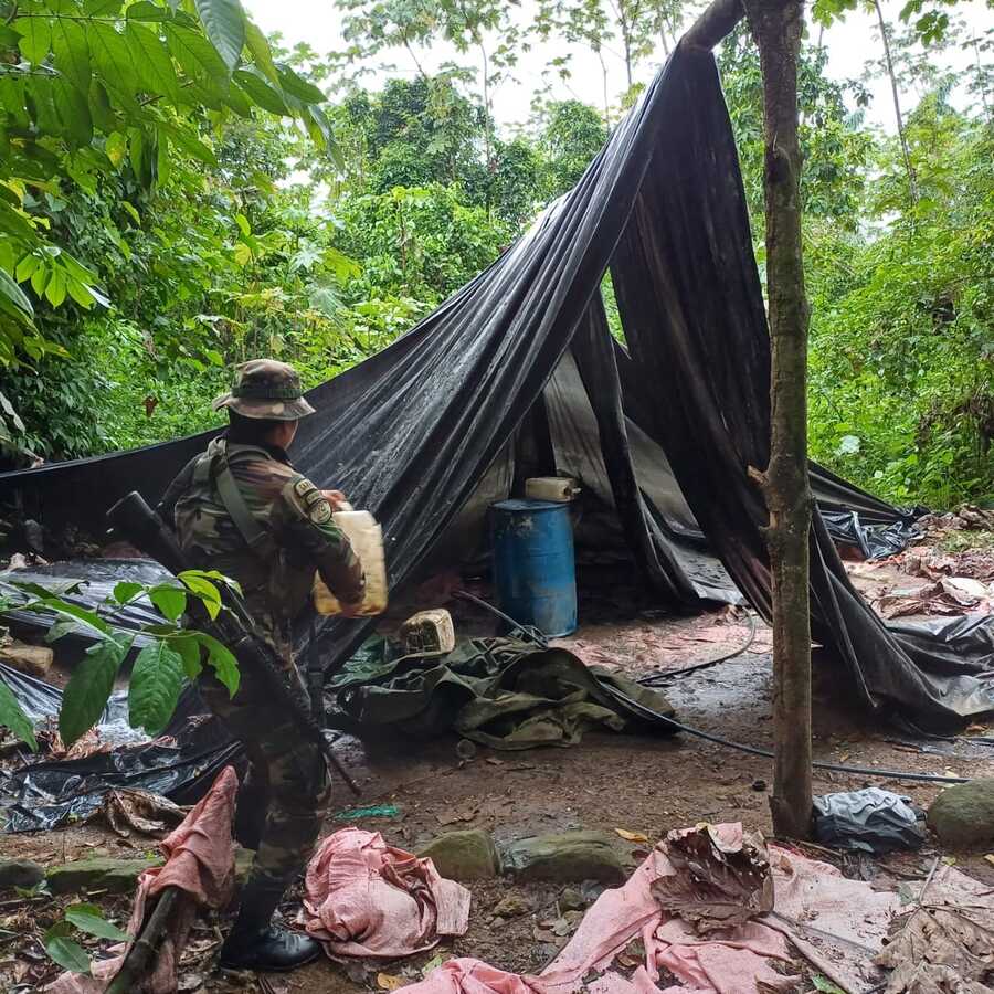 Destruyen 15 fábricas móviles de cocaína en Cochabamba
