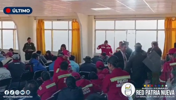 Más de 1.000 policías y bomberos son censados en La Paz