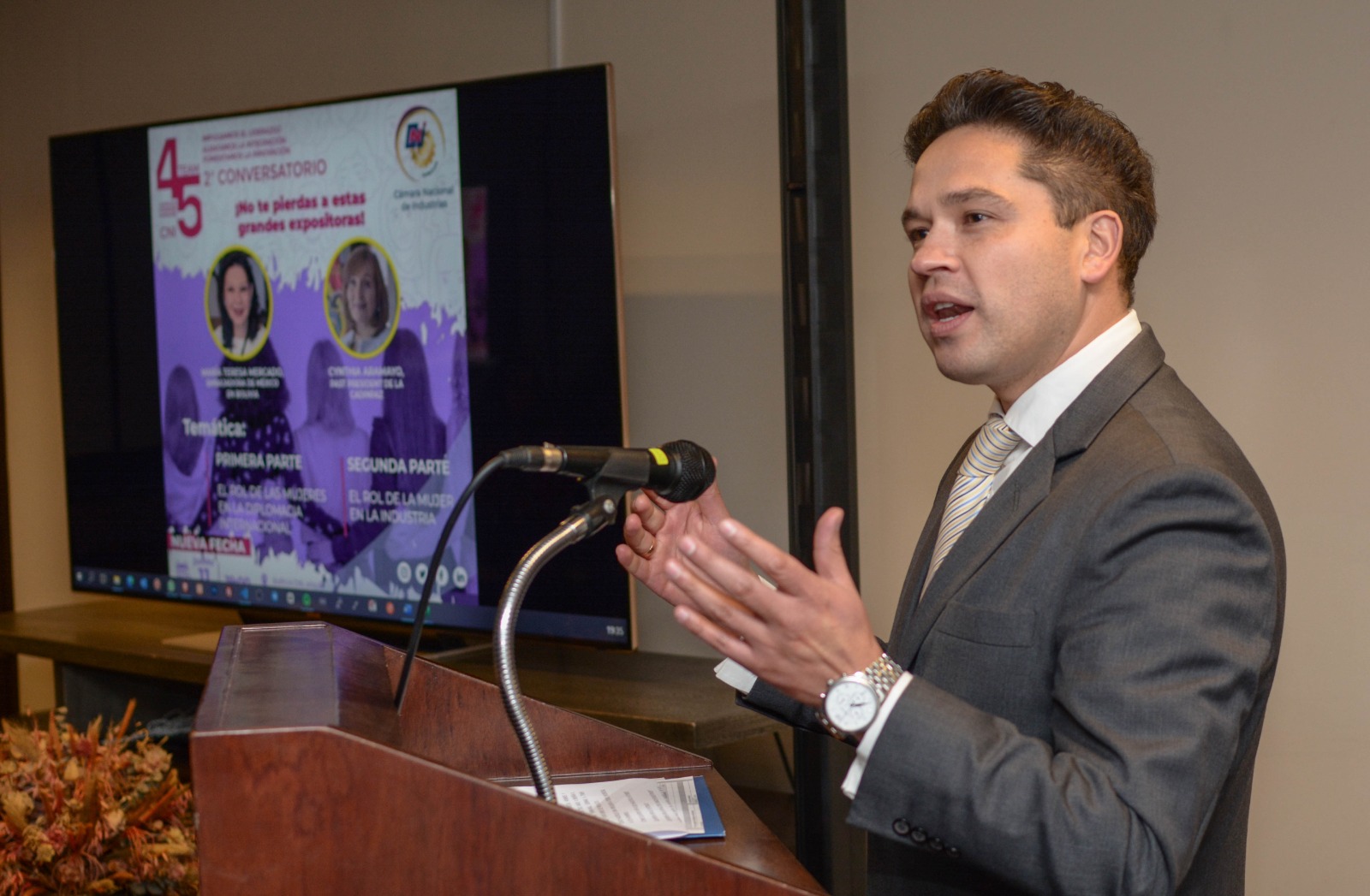 Industriales de La Paz respaldan construcción del puente sobre el estrecho de Tiquina 