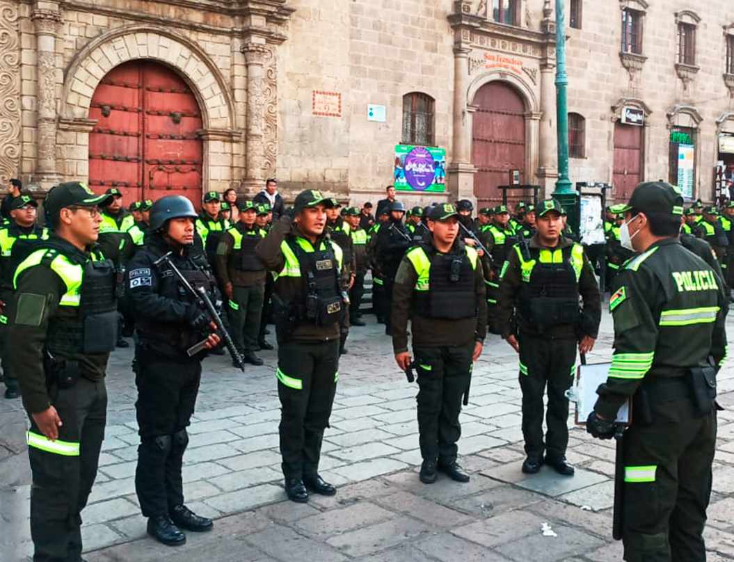 Policía desplazará 300 efectivos para el cierre de vías durante el traslado de restos de Eduardo Abaroa
