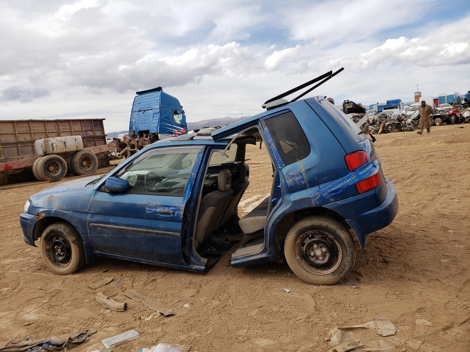 Aduana dispone 40 toneladas de autopartes para subasta ecológica en Oruro