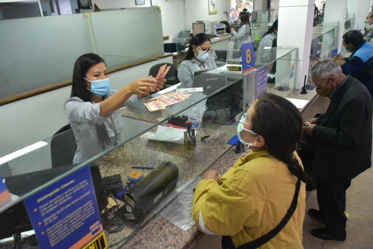 ASFI: Más de 700.000 clientes reciben beneficios por el cumplimiento con sus pagos