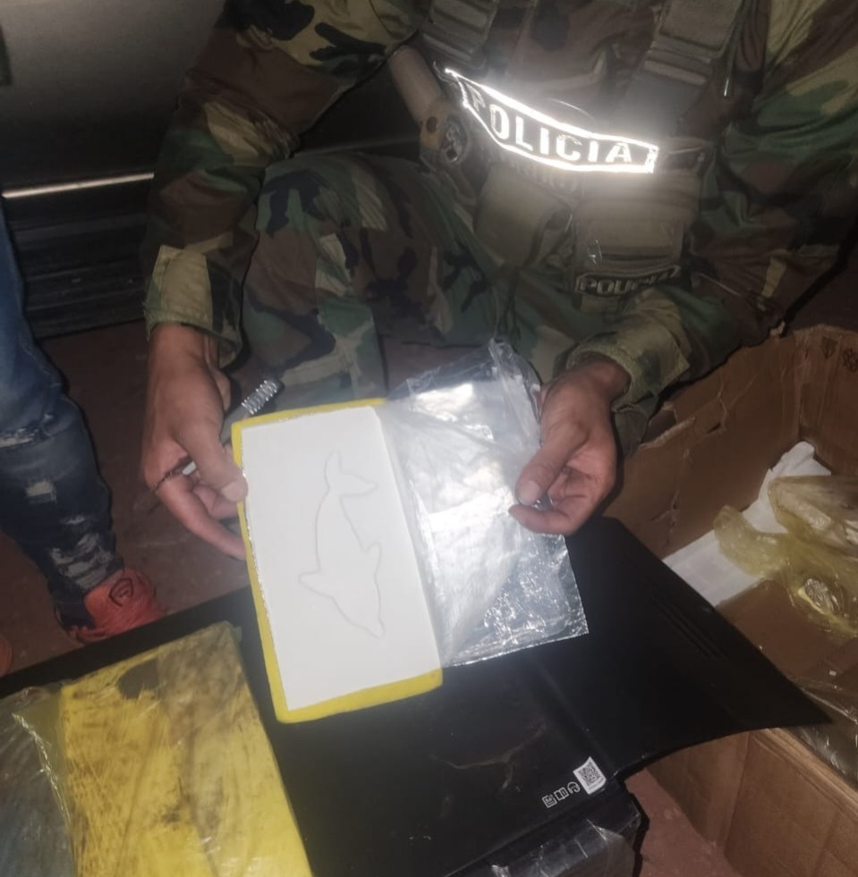 Felcn aprehende a hombre que trasladaba cocaína escondida en un microondas