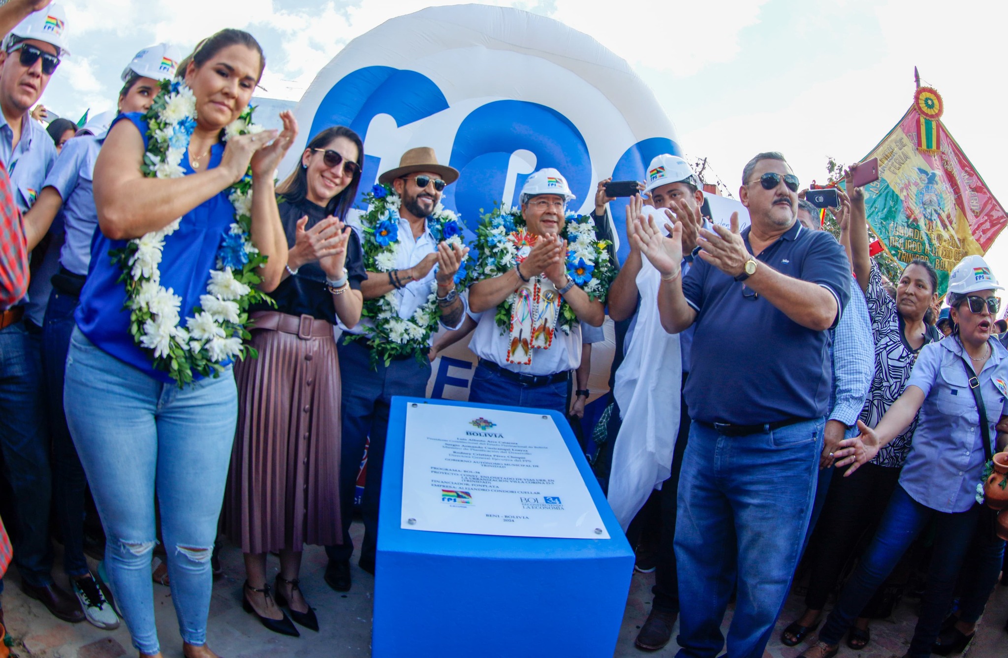Arce asegura que la respuesta al boicot y amenaza de bloqueos es la gestión y entrega de obras