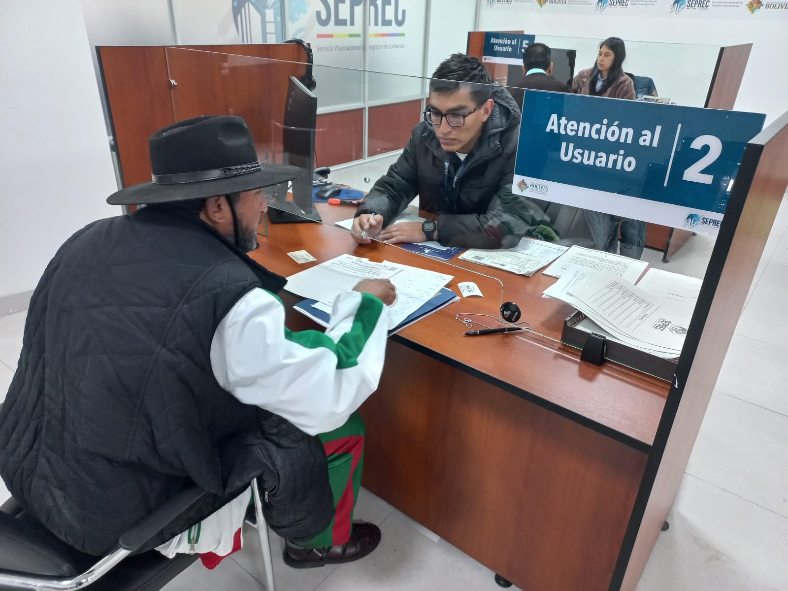 Seprec atiende a más de 98.900 usuarios en servicios de Registro de Comercio a abril