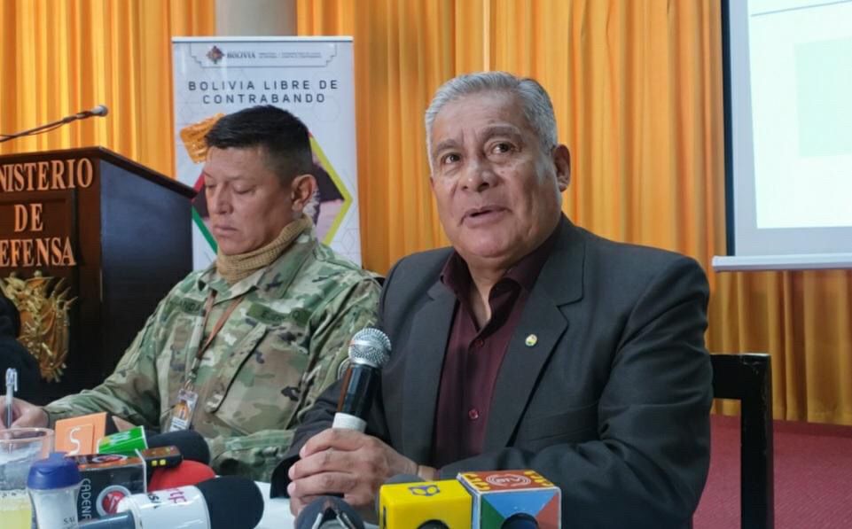 El viceministro de Lucha Contra el Contrabando, Daniel Vargas, en conferencia de prensa. Foto: ABI