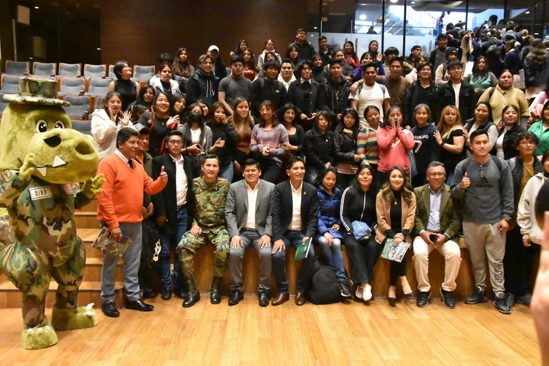 La Paz: Más de 500 jóvenes reflexionan sobre las consecuencias y riesgos por el consumo de drogas