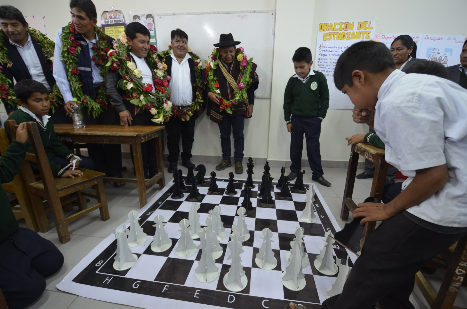 Choquehuanca afirma que el poder no puede quedarse en manos de unos cuantos y llama a respetar al Gobierno