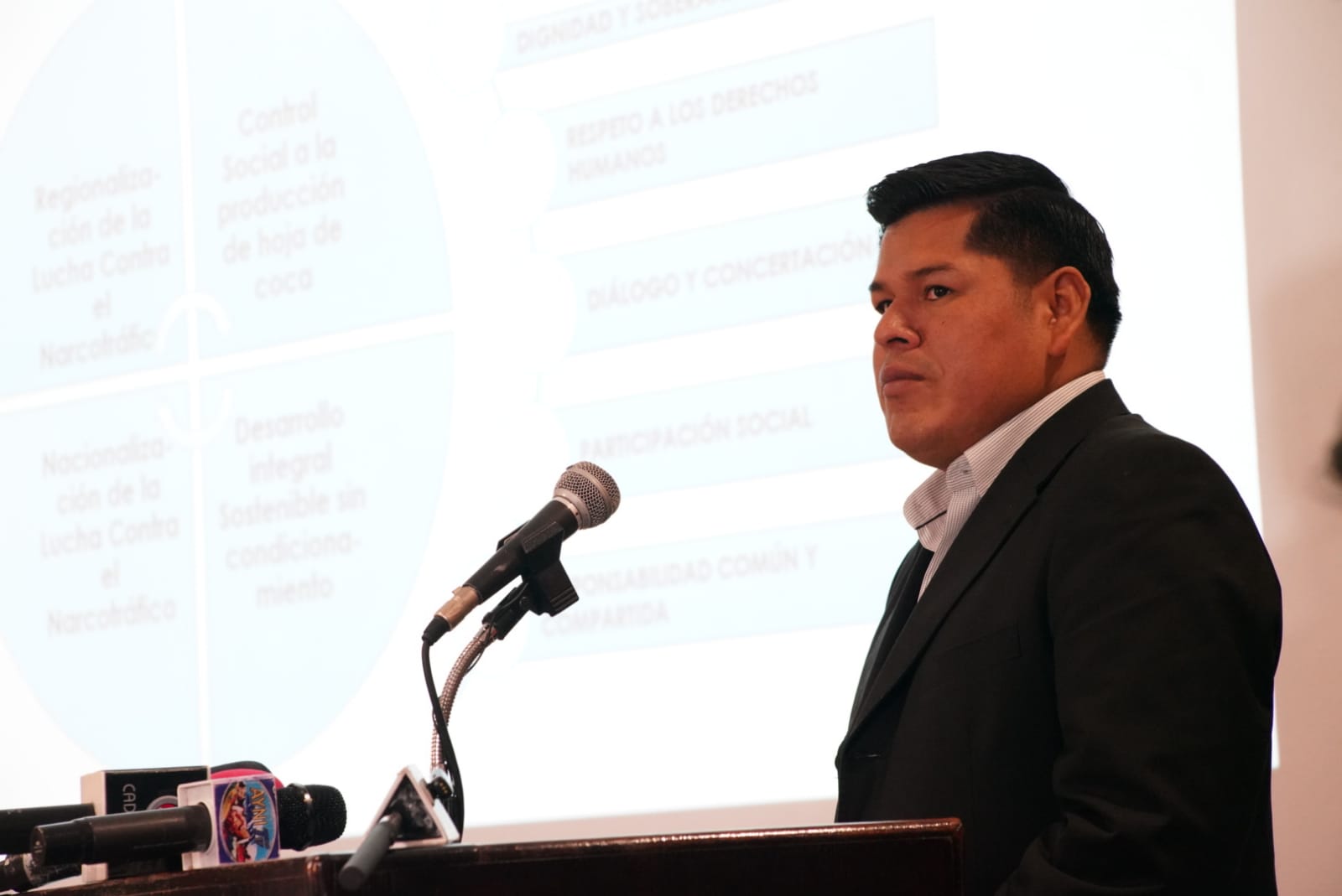 Viceministro Mamani dice que Morales lo ataca porque el 67% de laboratorios de droga destruidos están en Villa Tunari