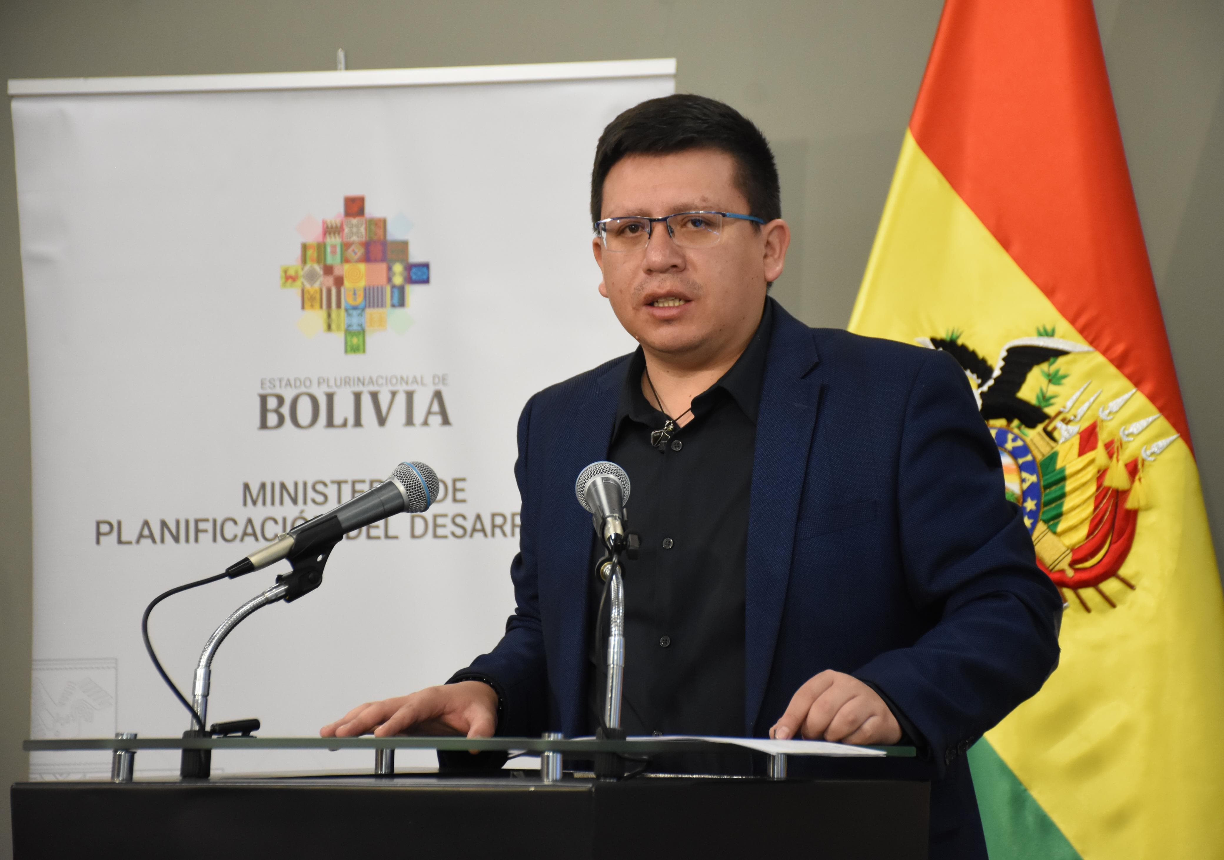 Gobierno asegura que Bolivia crece y no está en crisis, le dice a Claure que “no vive en el país” 