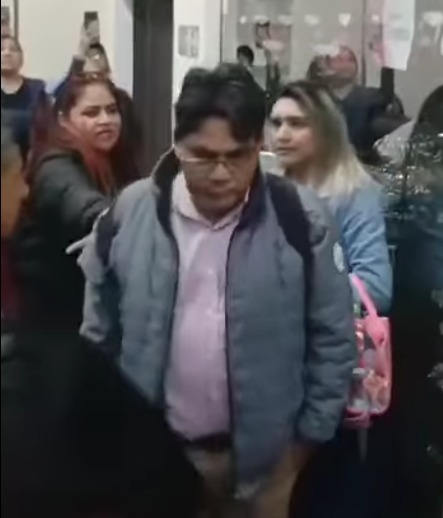 Diputado evista Héctor Arce fue abucheado e increpado en el aeropuerto de El Alto