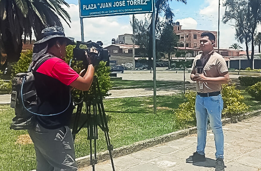 Denuncian intento de asfixia a un periodista en punto de bloqueo evista en Melga