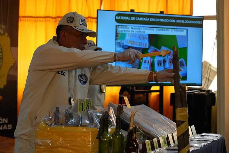 Del Castillo le aclara a Morales que la protesta con armas de fuego y explosivos es un acto delincuencial 