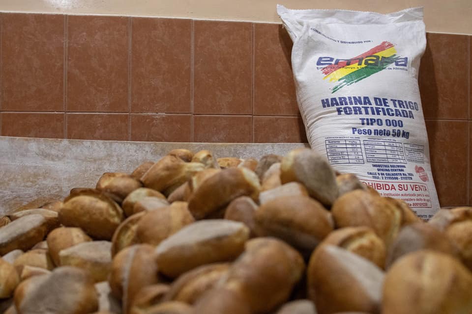 Emapa suspende entrega de harina subvencionada a panaderos que dejaron de elaborar “pan de batalla”