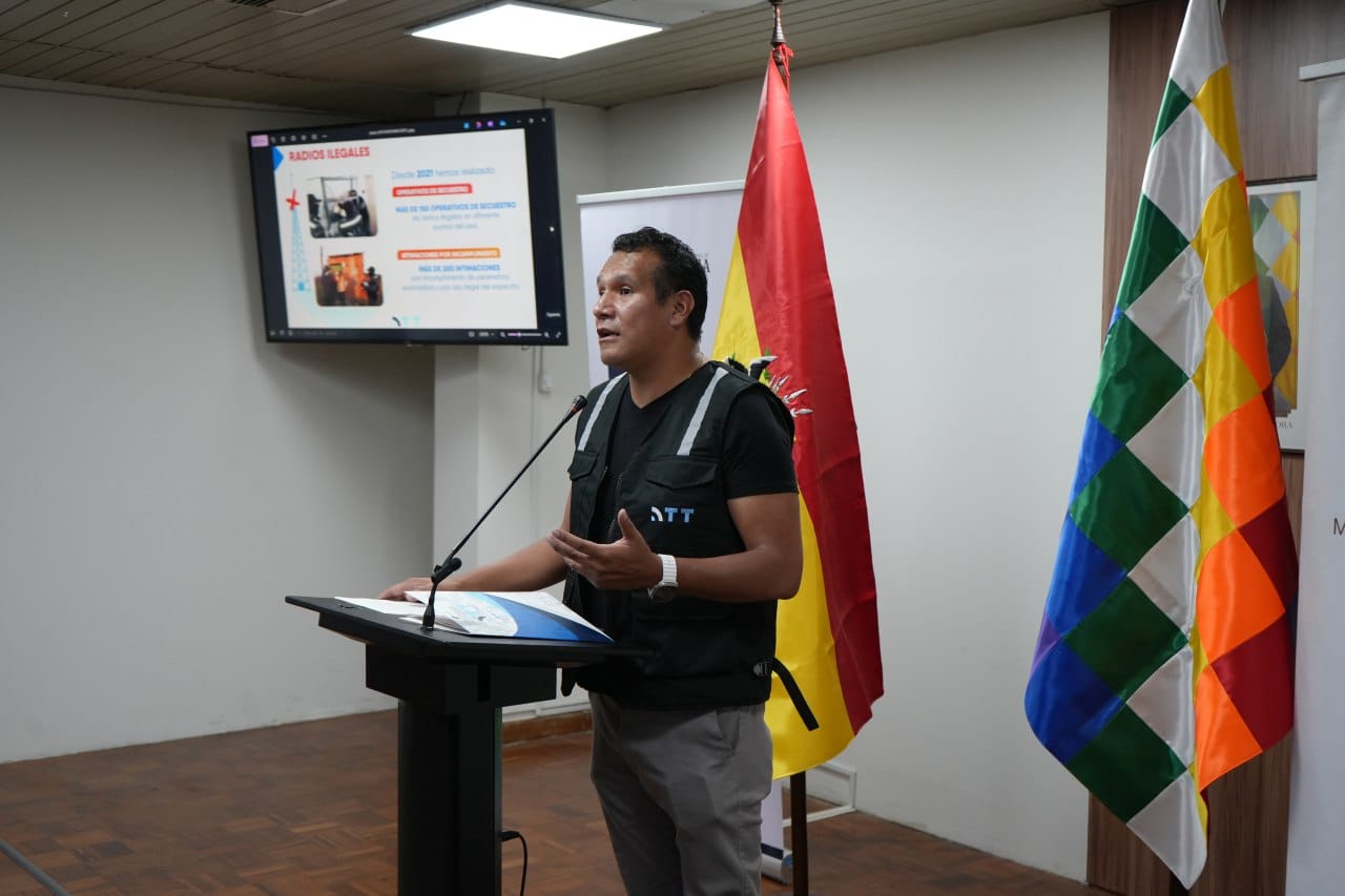 ATT ejecuta operativos de secuestro contra radios ilegales y desmiente supuestos robos de equipos
