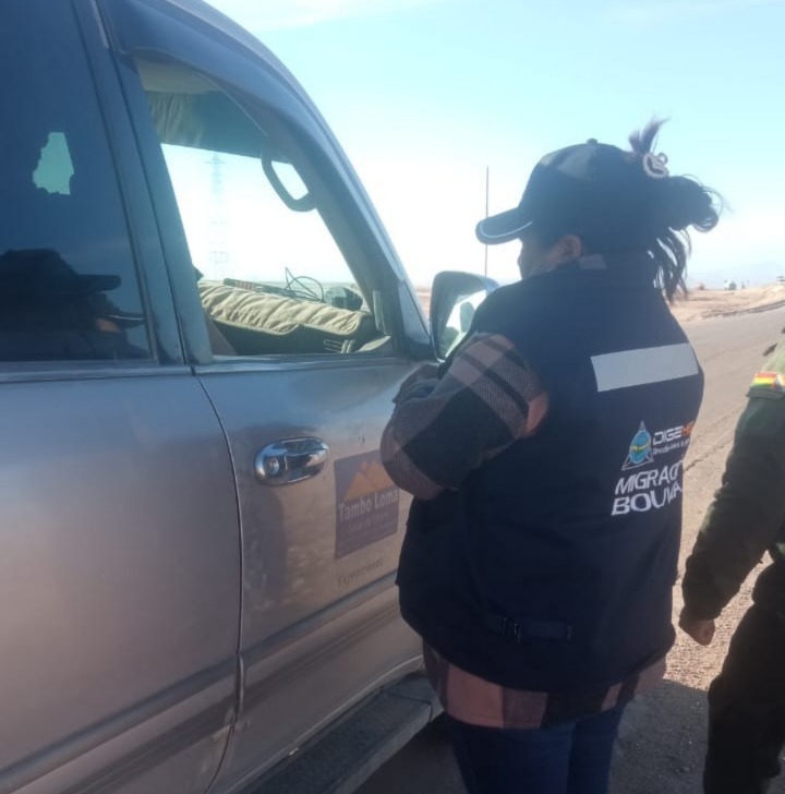 Intensifican controles en puntos fronterizos para evitar salida del exministro Quintana y el dirigente Quispe 