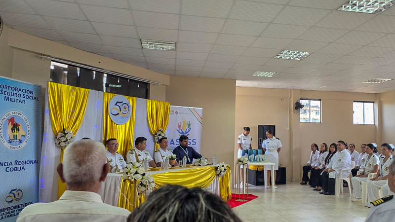 Entregan resolución de habilitación a policonsultorio Cossmil en Cobija