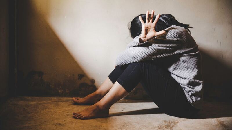 Favorecen con detención domiciliaria a pareja que tuvo en cautiverio y abusó de una joven en La Paz 