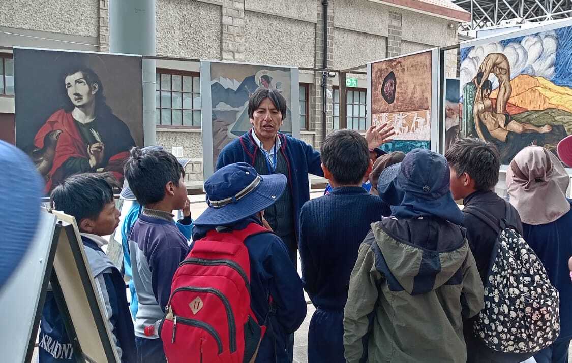 Concluye feria “Chiwiña cultural” en la Estación Central de La Paz
