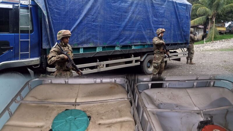 Incautan en el norte de La Paz un camión que transportaba ilegalmente 10.000 litros de diésel