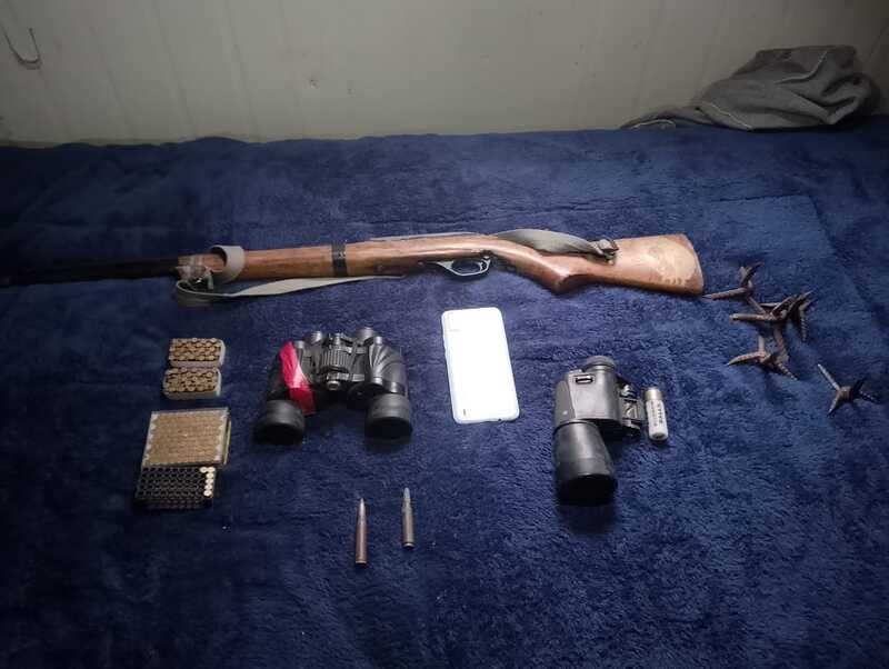 Incautan armas y municiones calibre 22 a presuntos contrabandistas en Oruro