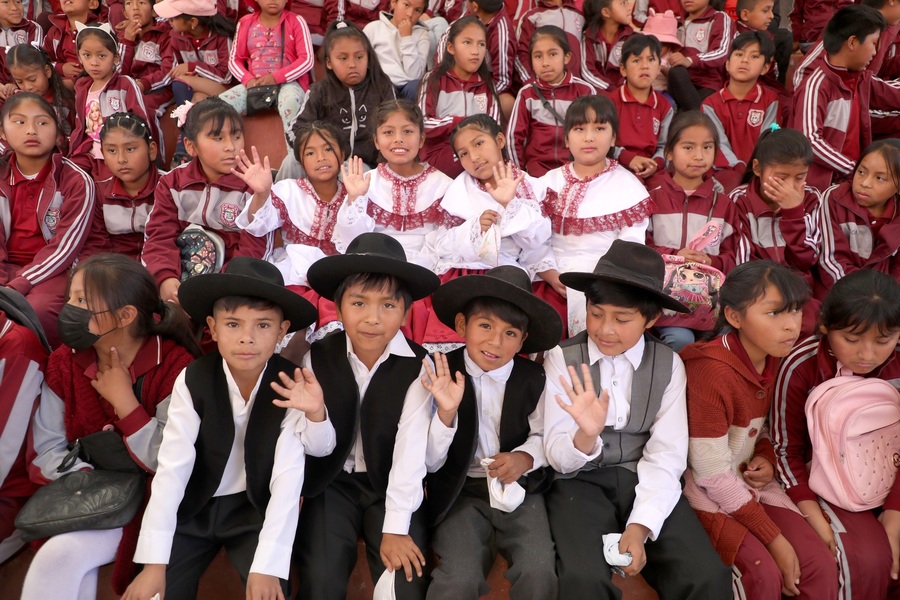 Programa “Escuelas Abiertas Hacia el Bicentenario” en Sucre busca fomentar el arte, deporte y tecnología