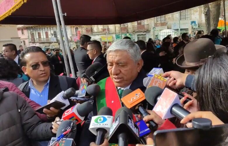 Arias pide a legisladores “no jugar” con la necesidad del pueblo y aprobar créditos para la lucha contra incendios