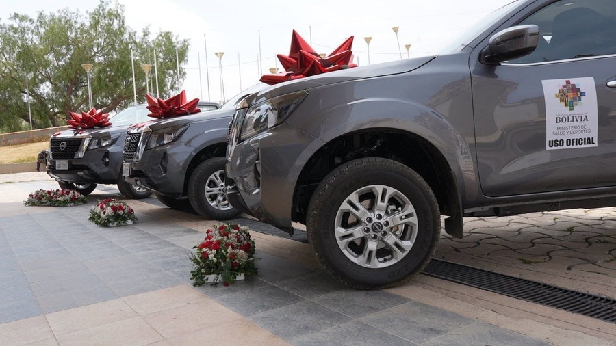Entregan vehículos para el pago del Bono Juana Azurduy en Tarija, Oruro y Chuquisaca