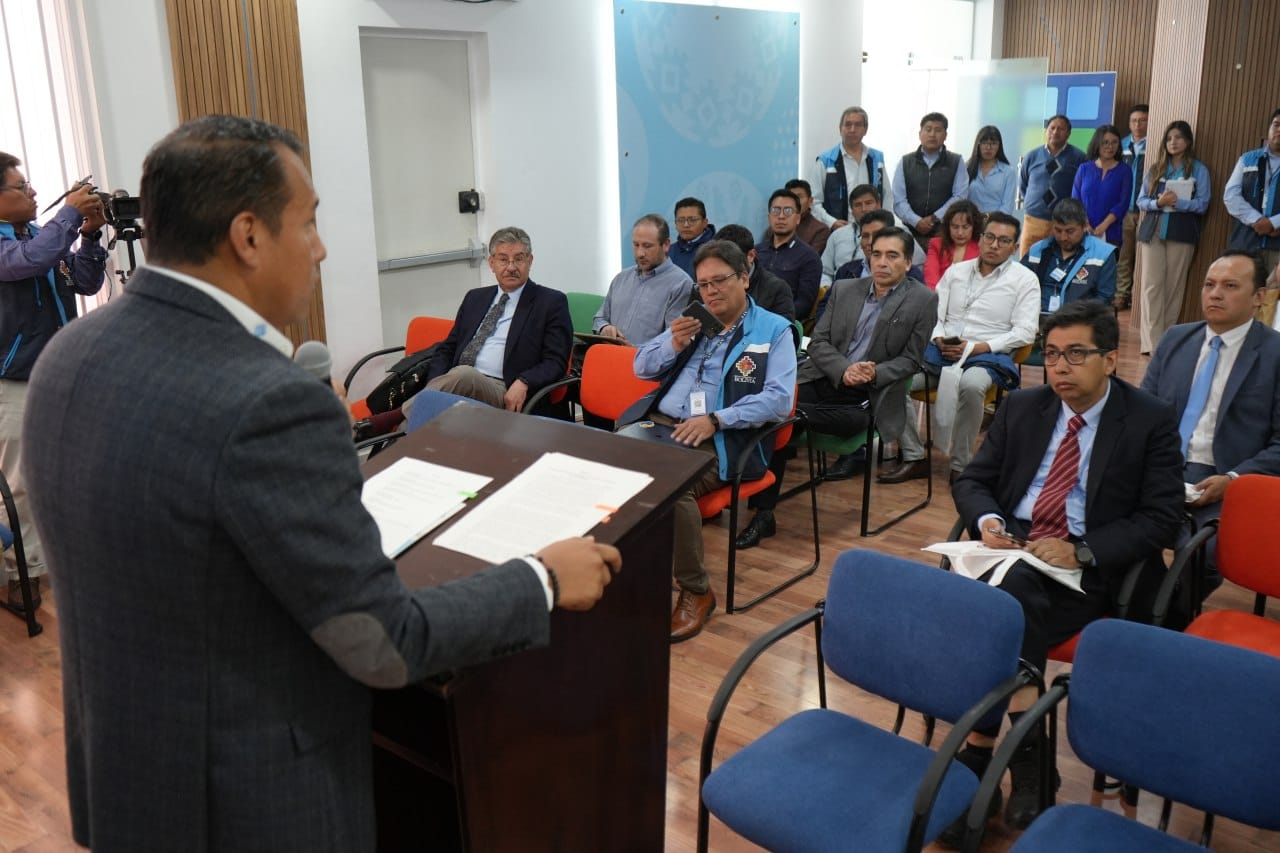 Expertos buscan fortalecer la infraestructura de telecomunicaciones del país y acciones para ciberseguridad