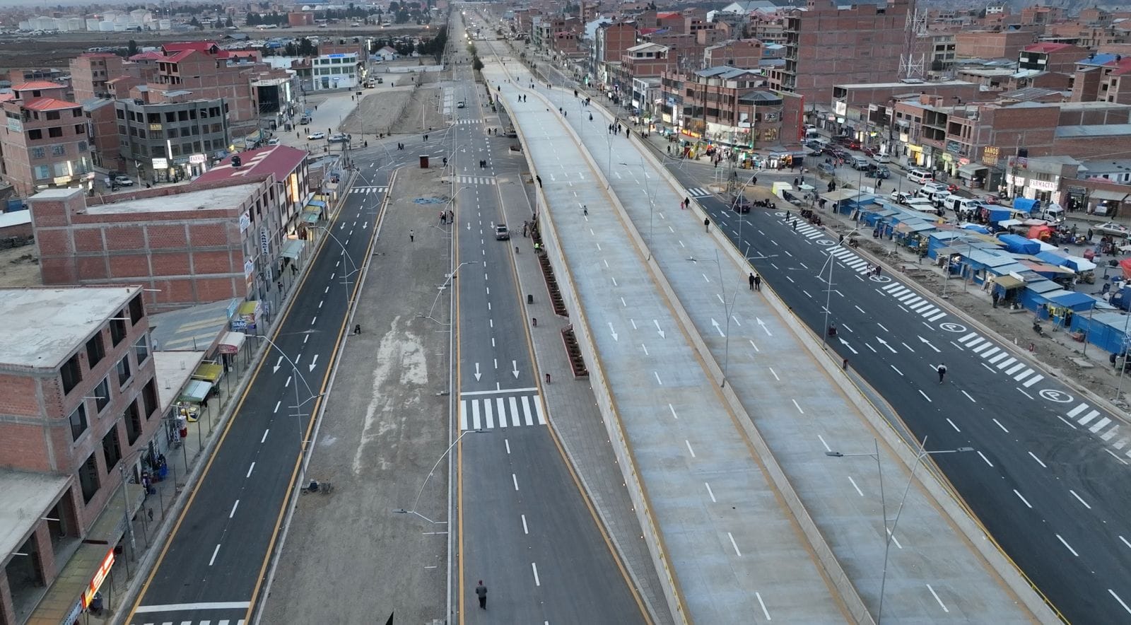 Reductores de velocidad y socialización refuerzan seguridad vial en el nuevo paso a desnivel “Revolución Senkata”