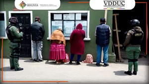 Aprehenden a cuatro personas que revendían entradas para el partido Bolivia-Colombia con sobreprecios de hasta 1.000%