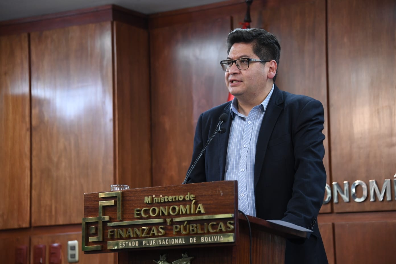 Gobierno reitera convocatoria al diálogo a Evo Morales y pide meditar a bloqueadores