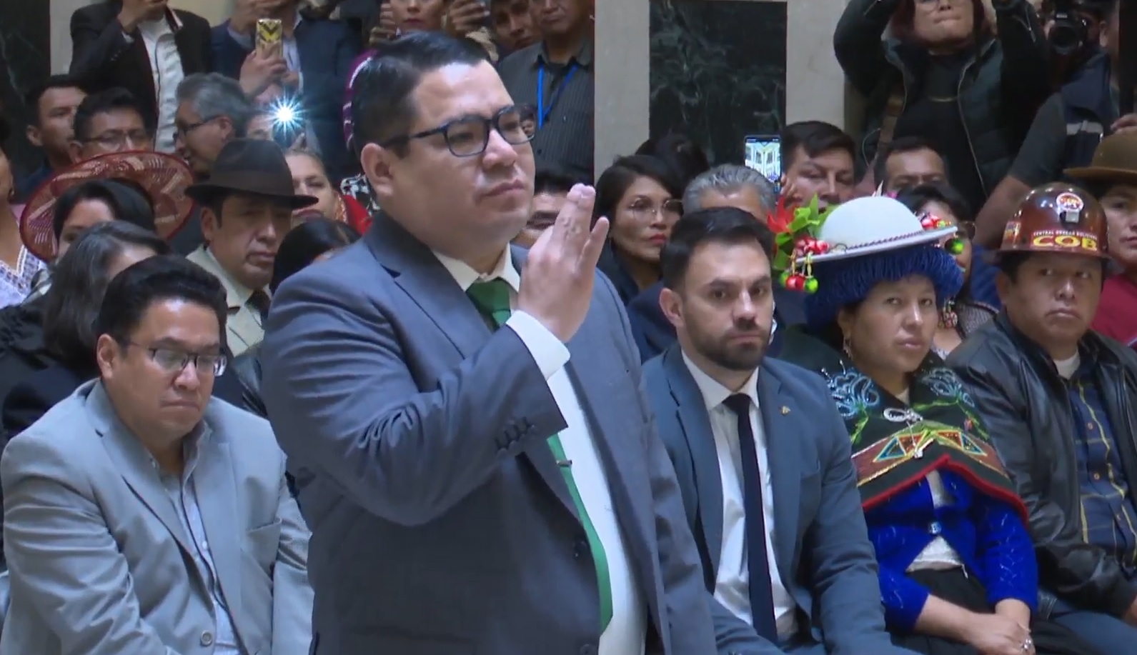 Roger Mariaca jura como Fiscal General del Estado y compromete fortalecer el estado de derecho