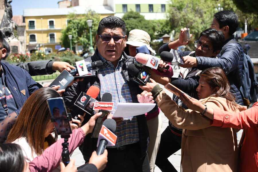 Condenan presencia de grupos armados en puntos de bloqueo evista, piden intervención