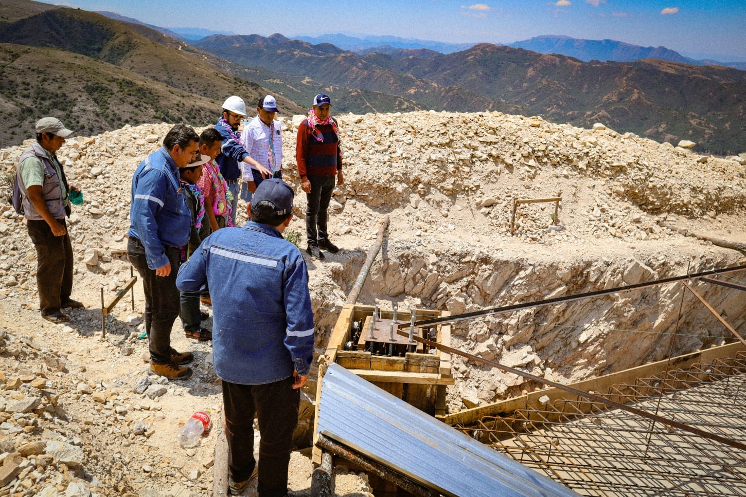 Inician instalación de nueva Radio Base en Torre Pampa con inversión de Bs 2,1 millones