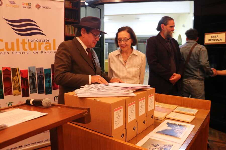 Donan bienes documentales del escritor Marcial Tamayo