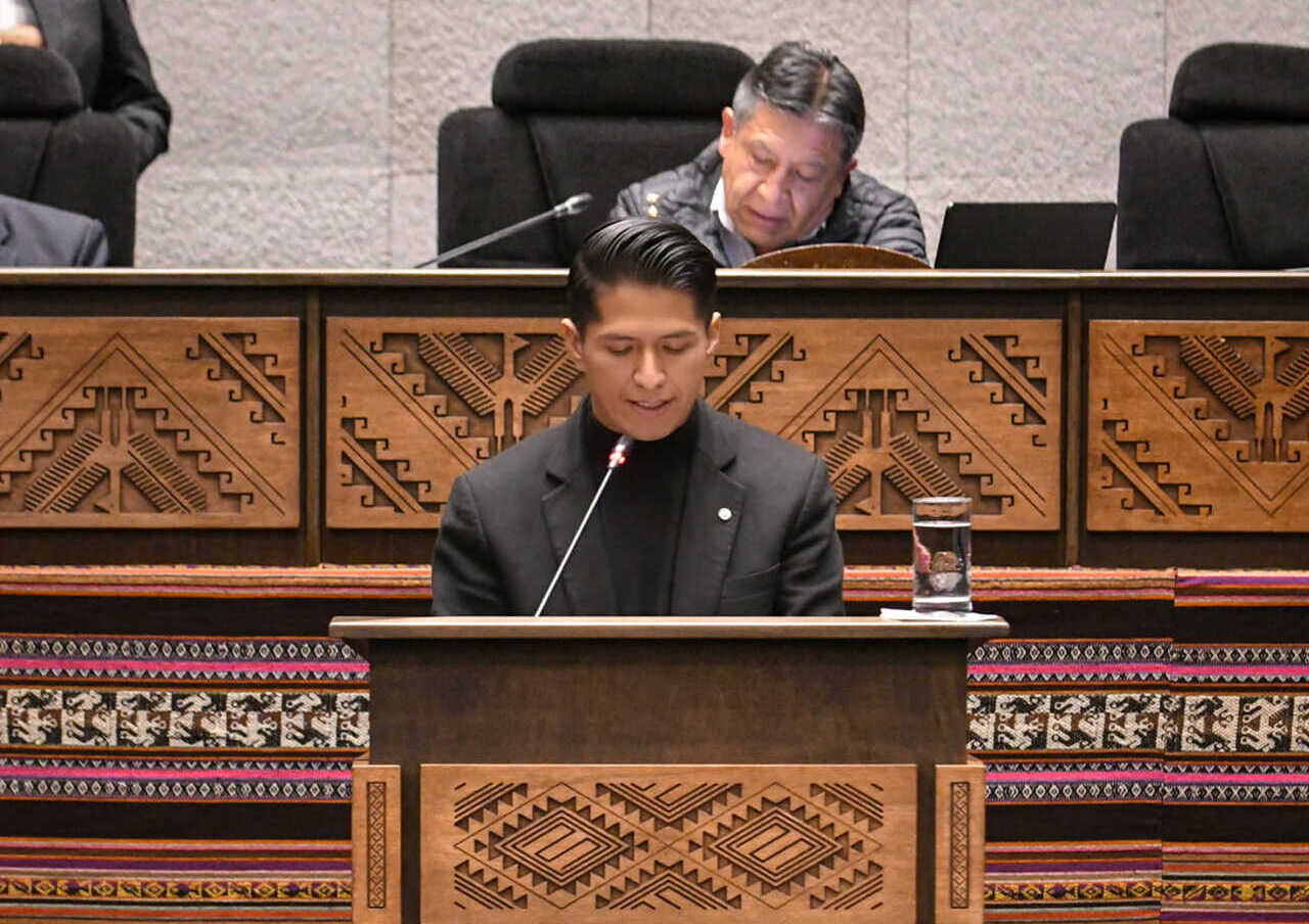 Gritan “¡bloqueador!” al evista Andrónico Rodríguez en sesión de la Asamblea