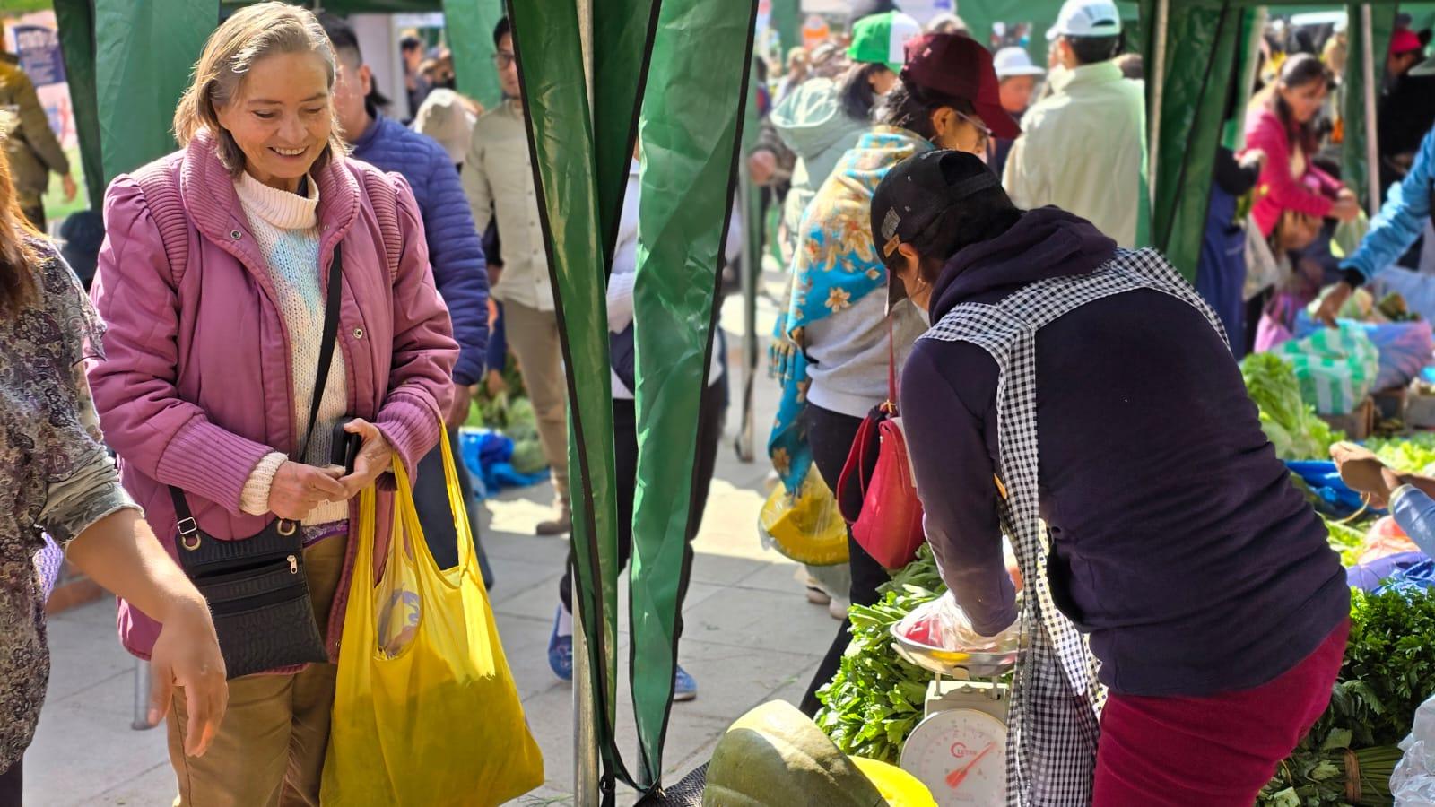 Definen mayor control, ferias zonales y fiscalización a empresas de alimentos para enfrentar la especulación y el agio