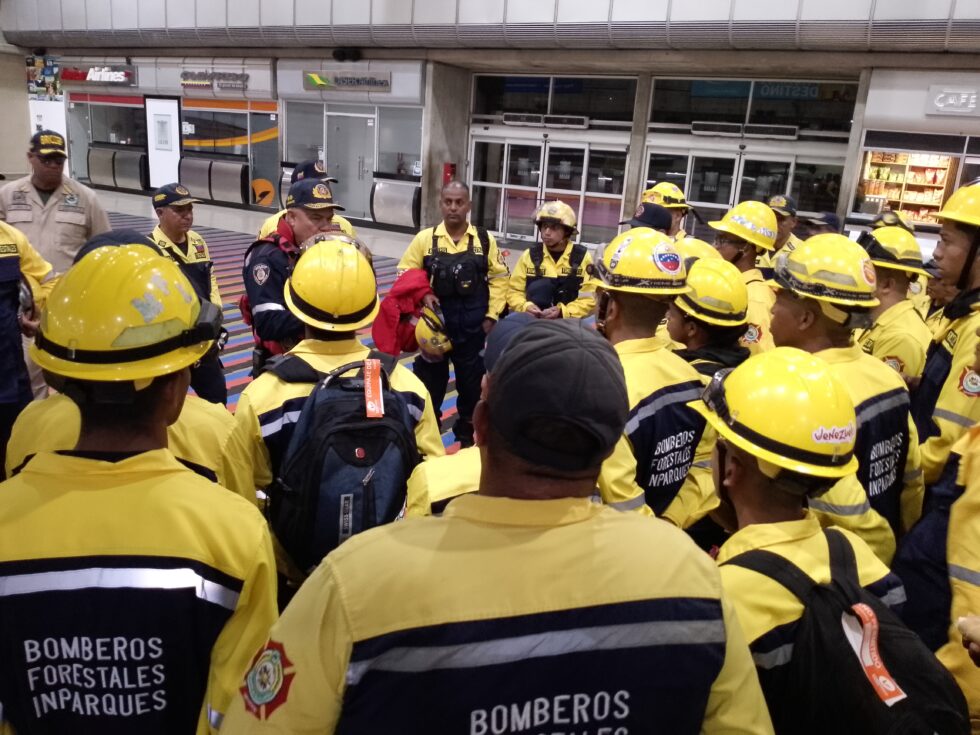 Bomberos venezolanos reforzarán el combate contra incendios en Beni 
