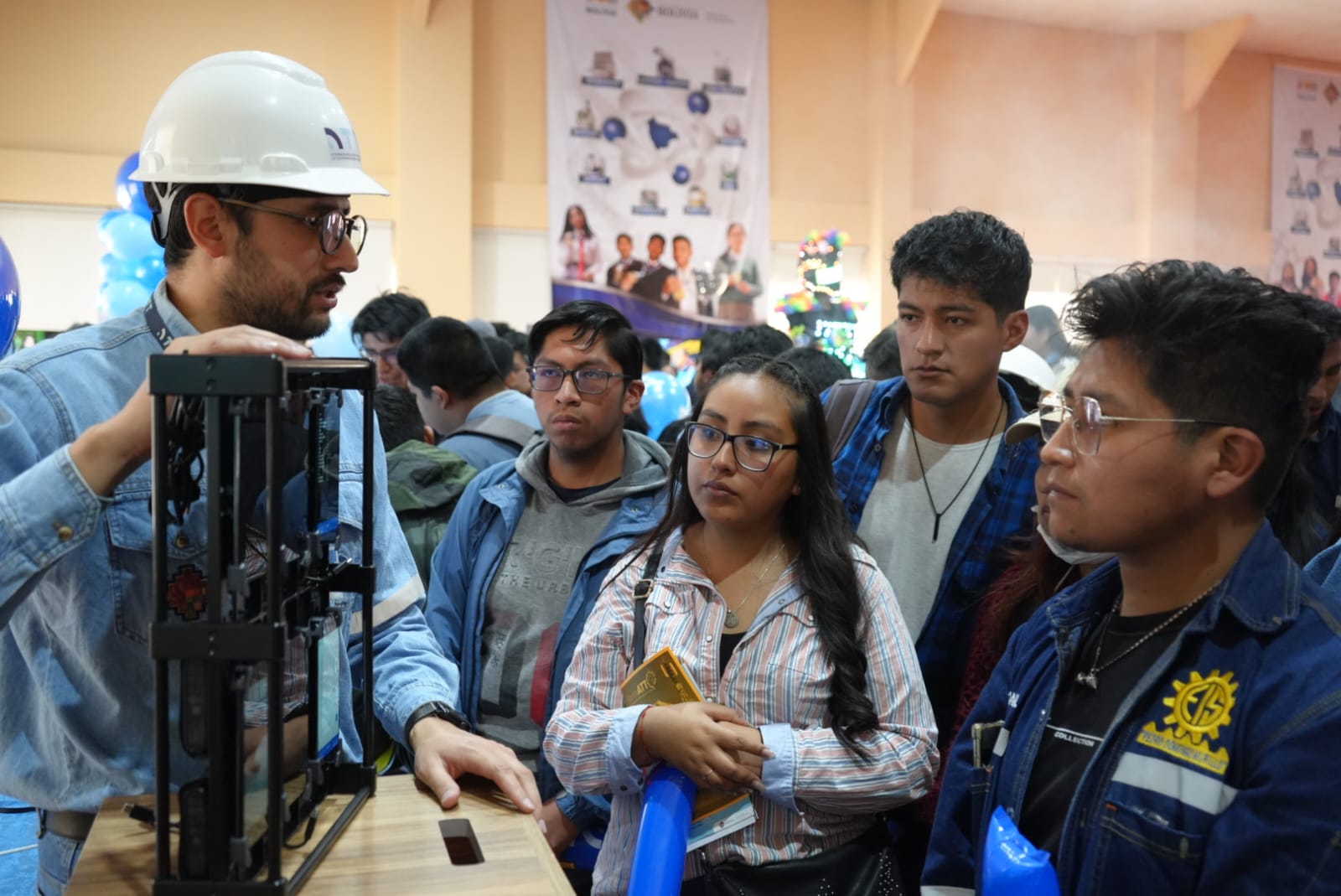 Proyecto de la ATT busca especializar a universitarios en telecomunicaciones, transporte y postal